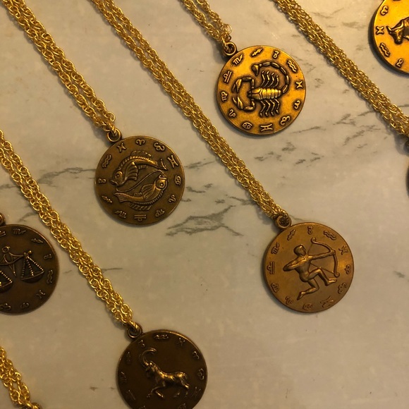 ✨3/$30✨Zodiac Pendant on chain - Picture 9 of 11